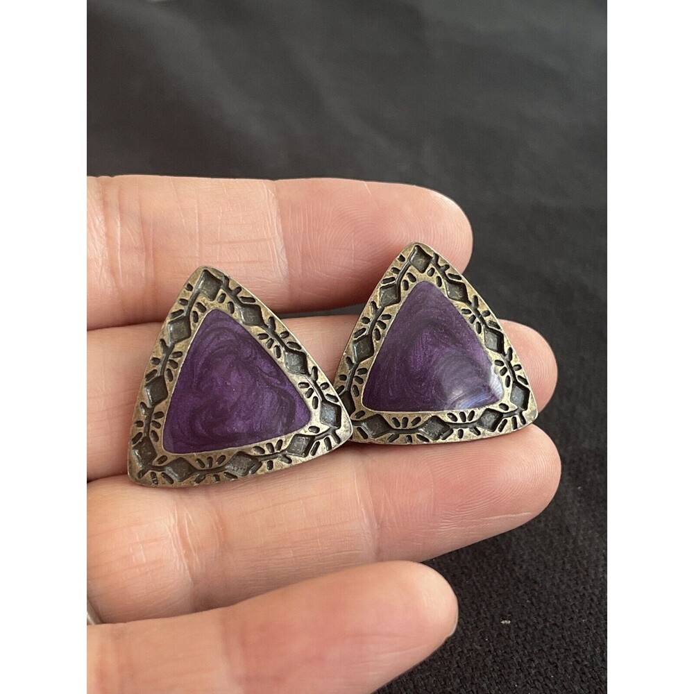 Beautiful Post Pierced Earrings Silver Tone purple Enamel Signed NEWPRO